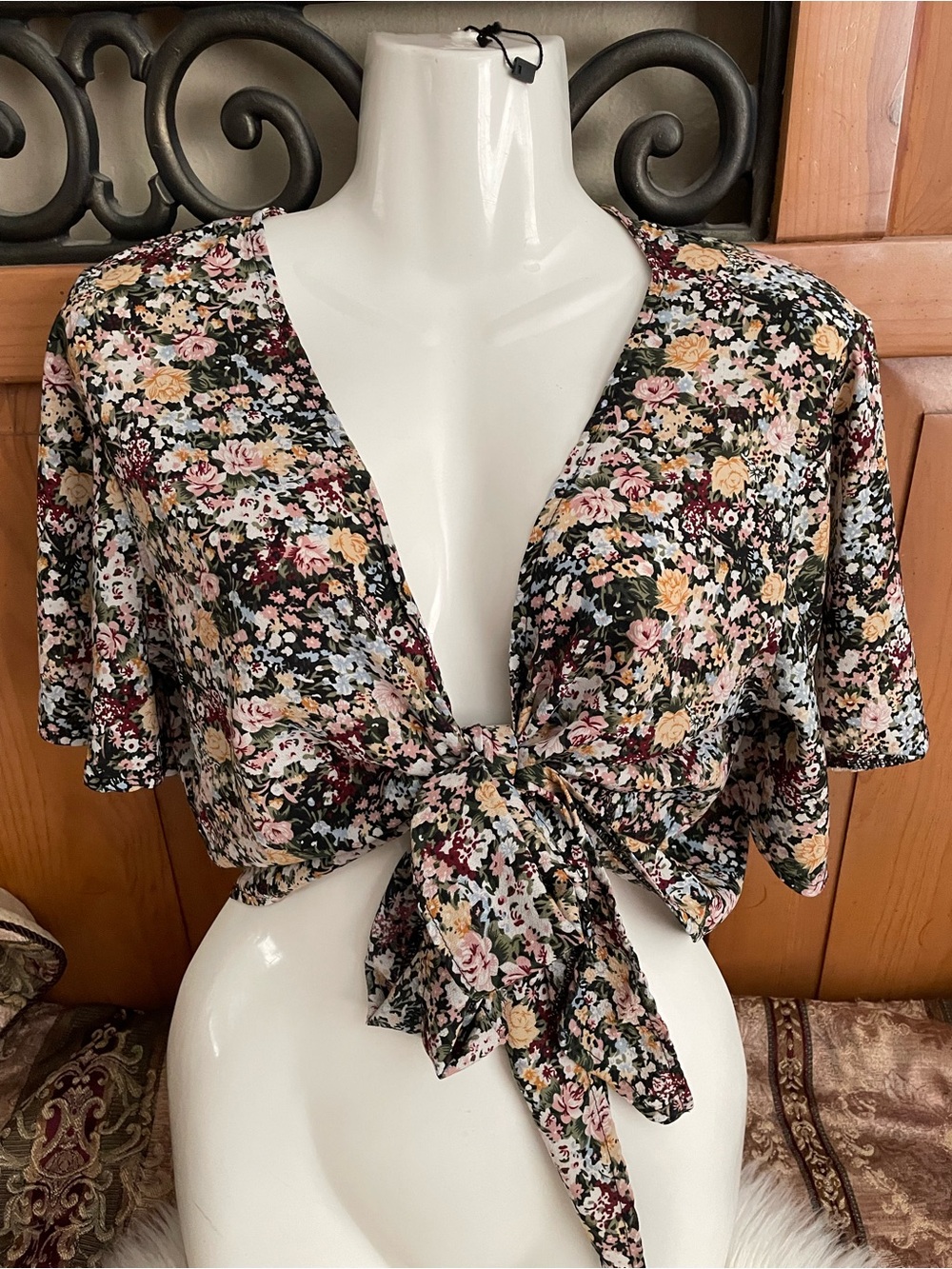 Jon & Anna Black Floral Tie-Front Crop Top